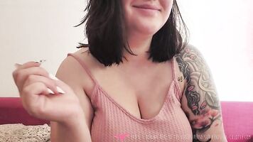 Vends-ta-culotte - Humiliation for submissive man by sexy busty dominatrix